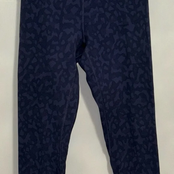 Lululemon Align Crop 21” LS Leopard Deep Navy Size 4 Nulu Leggings - Picture 8 of 9